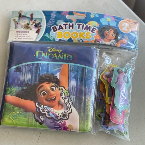 New Disney Encanto Bath Time Books. - Picture 5 of 7